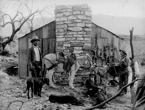 In Old Arizona: A Romantic Western Epic Exploring the Wild Frontier!