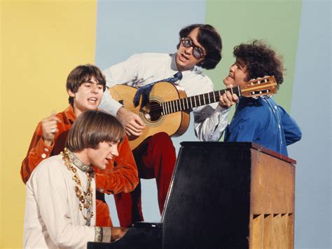 The Monkees! Một nhóm nhạc rock phiêu lưu và những âm mưu hài hước đầy bất ngờ!